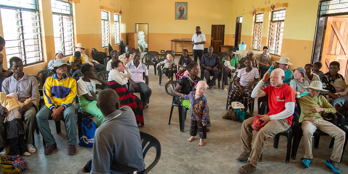 Versammlung von Menschen in Malawi, Benga